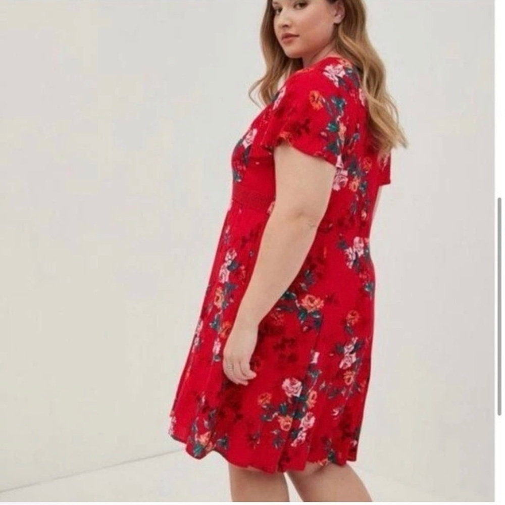 Torrid Red Floral Gauze Skater Flutter Lace Up Neck Pocket Dress Size 1 1X - Picture 2 of 13